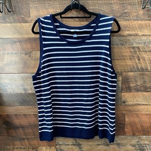 Old Navy sweater vest in XXL, navy/white stripe